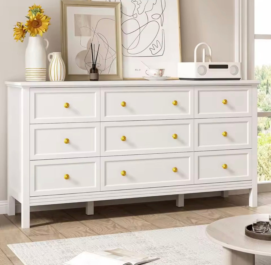 White dresser (9 drawers)